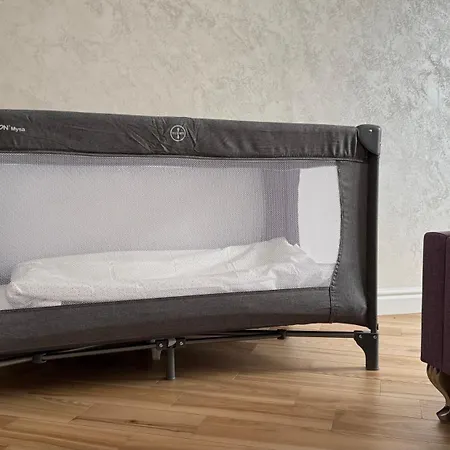 Boutique In Quiet Centre Apartment